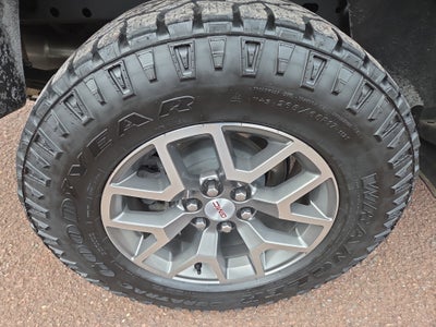 2022 GMC Canyon 4WD AT4 w/Leather