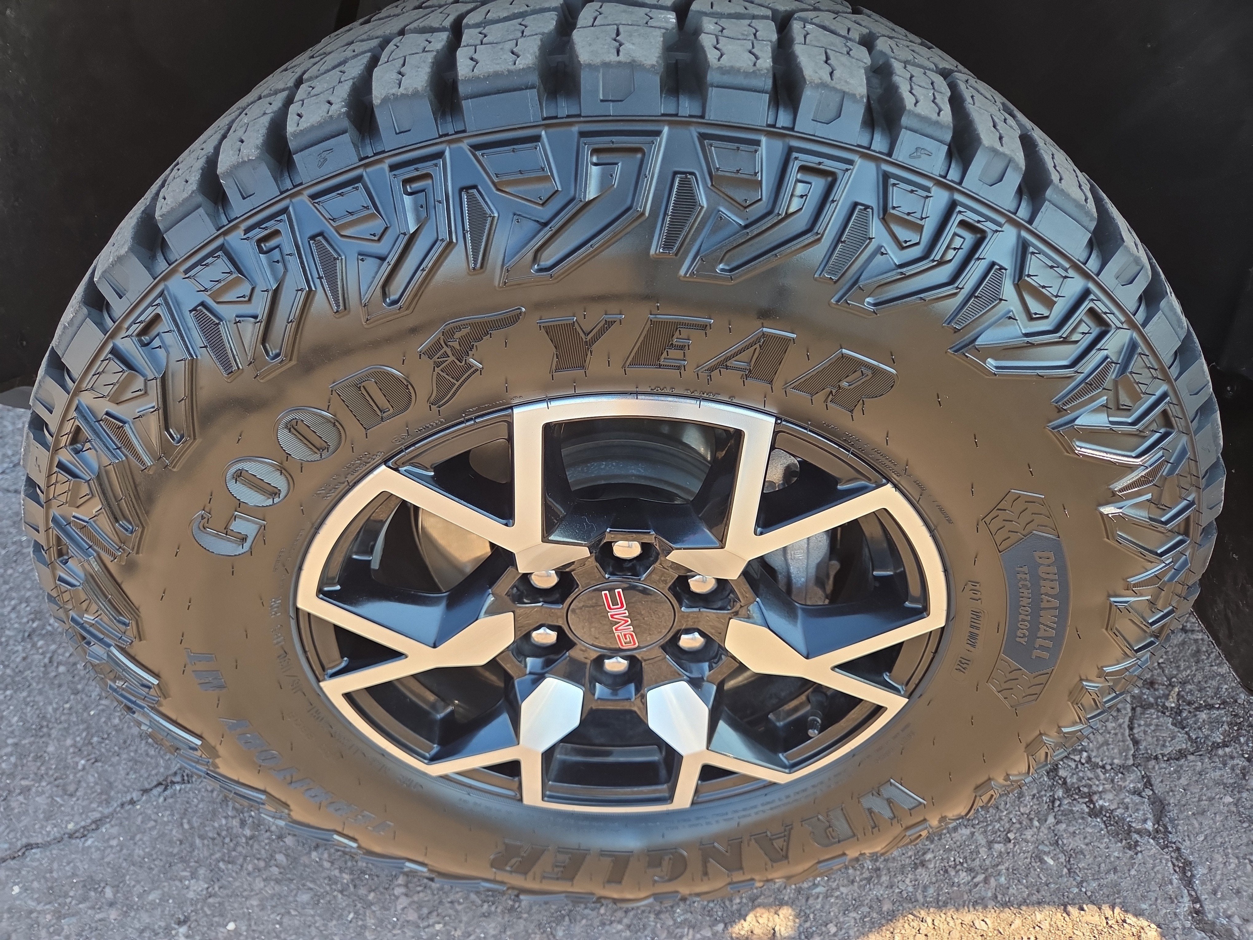 2024 GMC Canyon 4WD AT4X