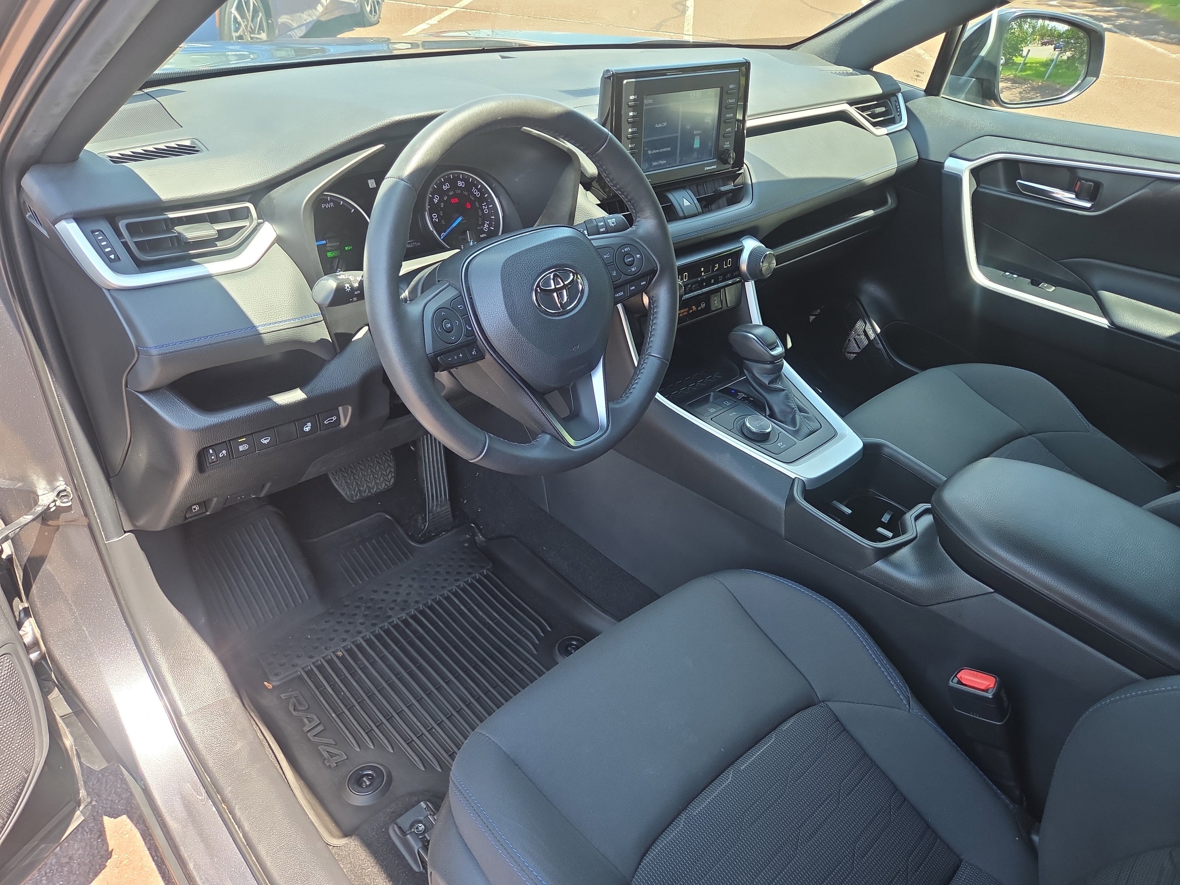 2022 Toyota RAV4 Hybrid SE