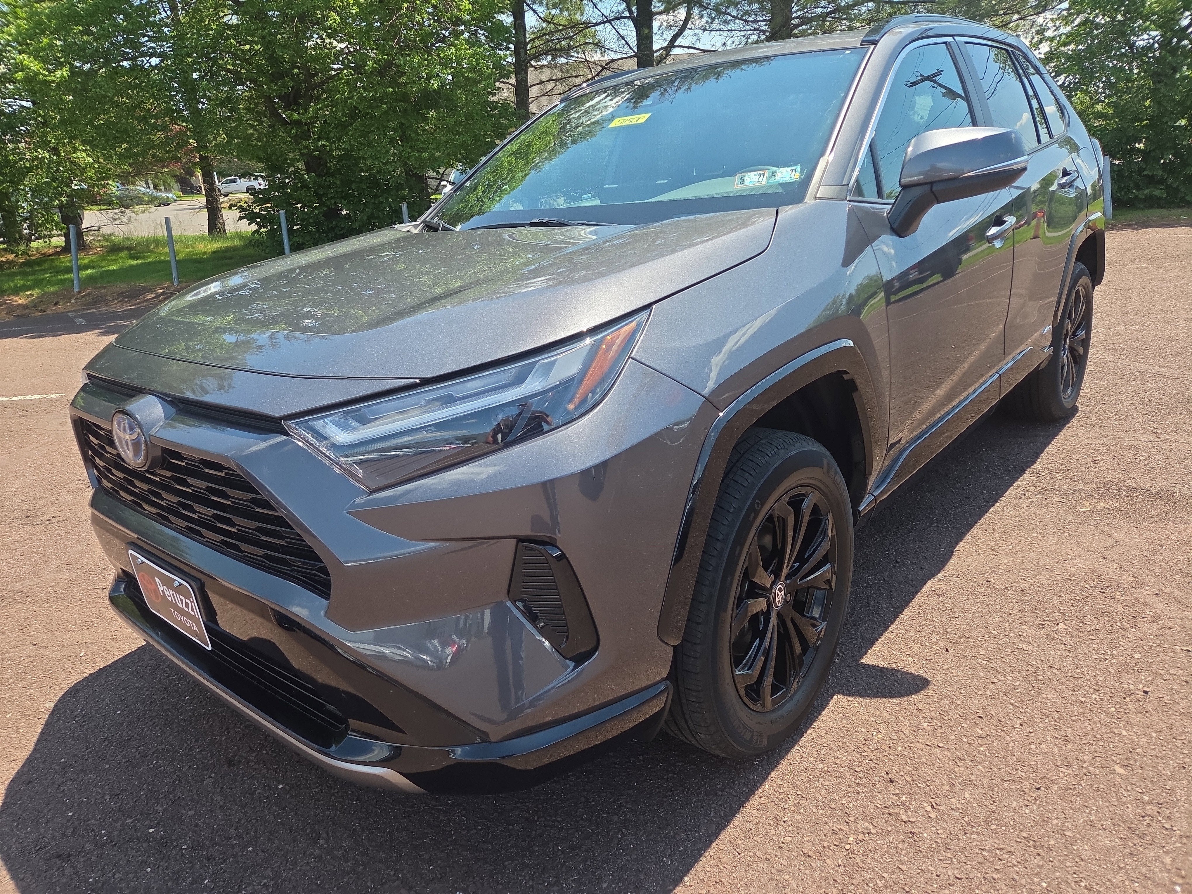 2022 Toyota RAV4 Hybrid SE