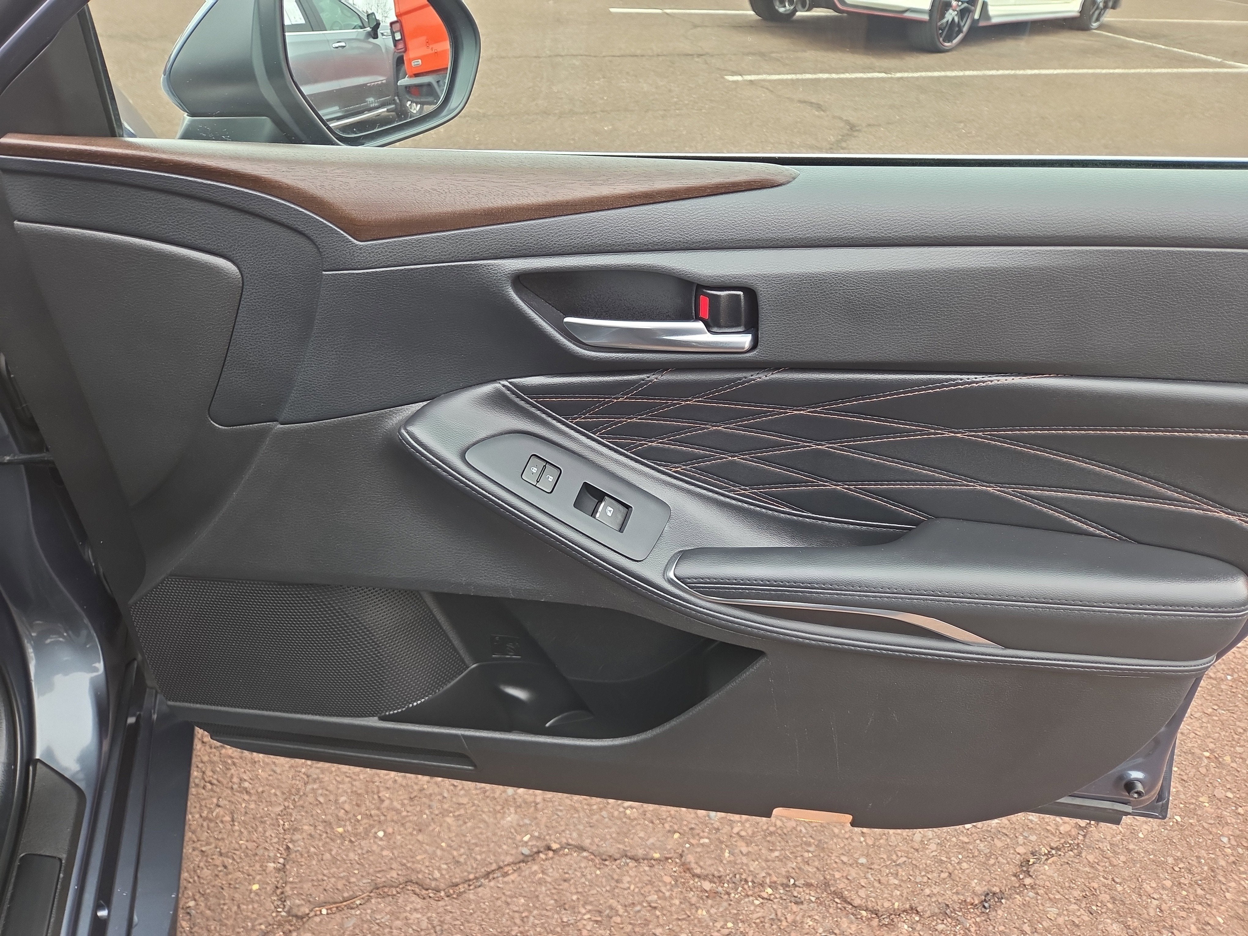 2022 Toyota Avalon Hybrid Limited