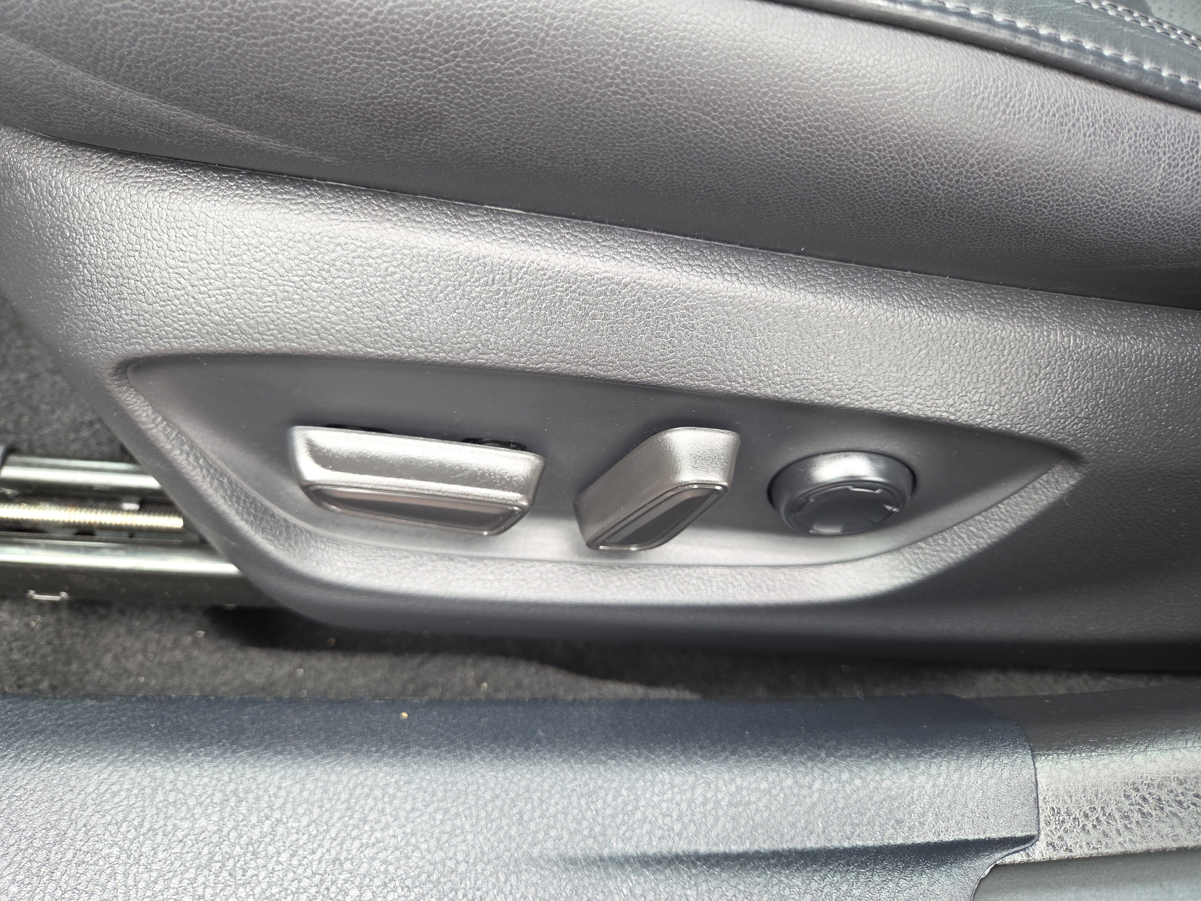 2022 Toyota Avalon Hybrid Limited