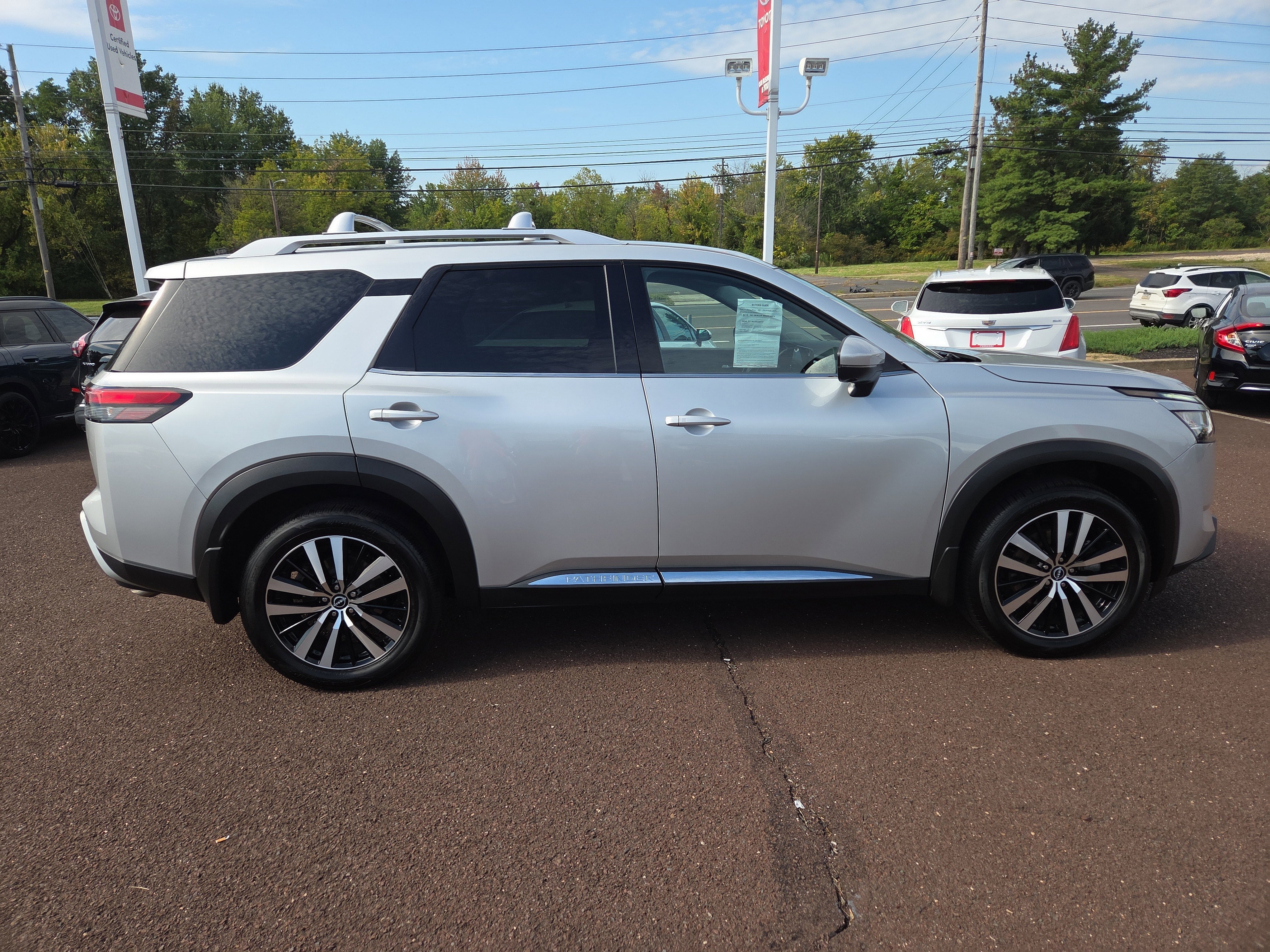 2023 Nissan Pathfinder Platinum