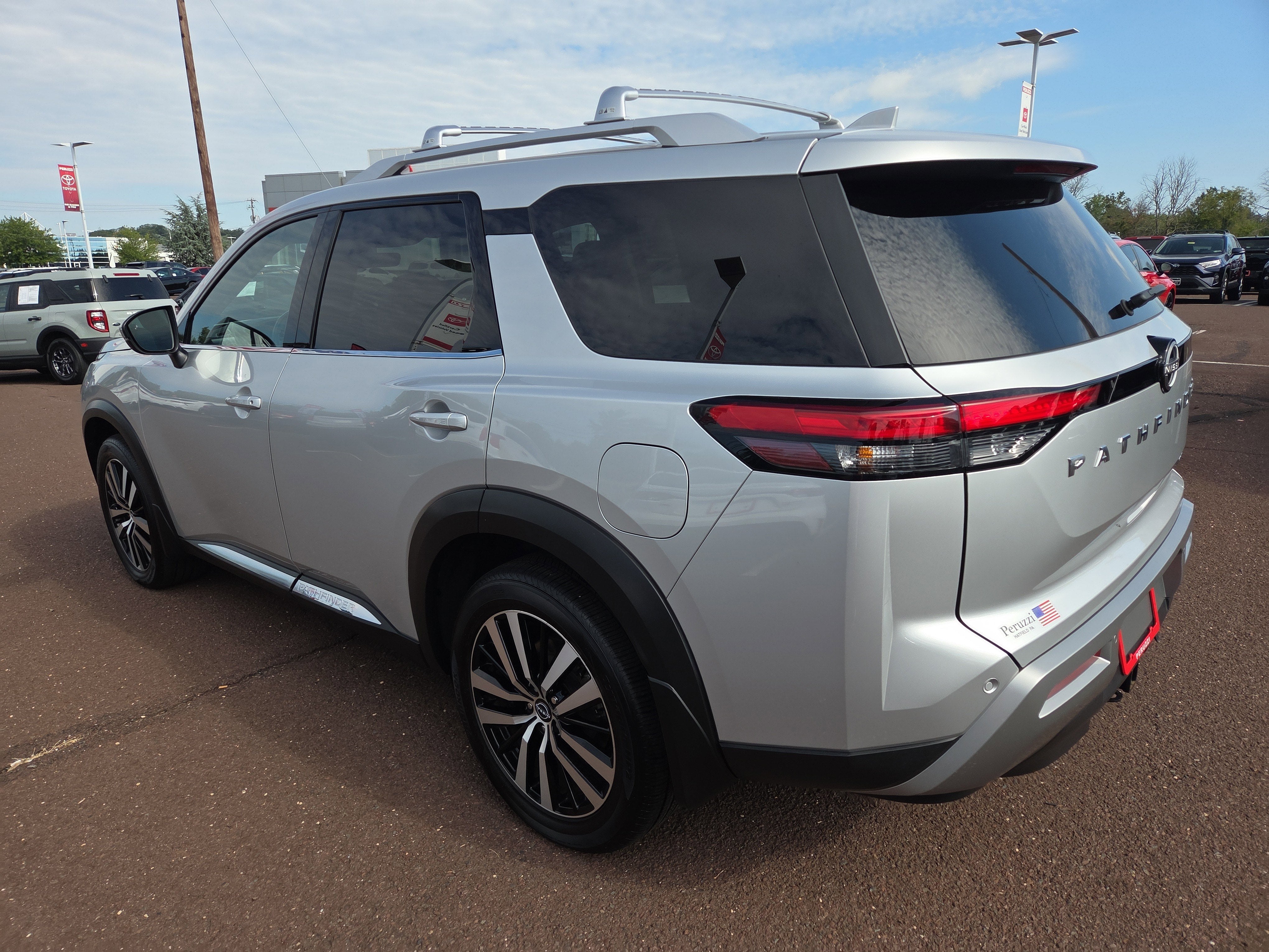 2023 Nissan Pathfinder Platinum