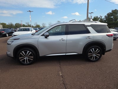 2023 Nissan Pathfinder Platinum