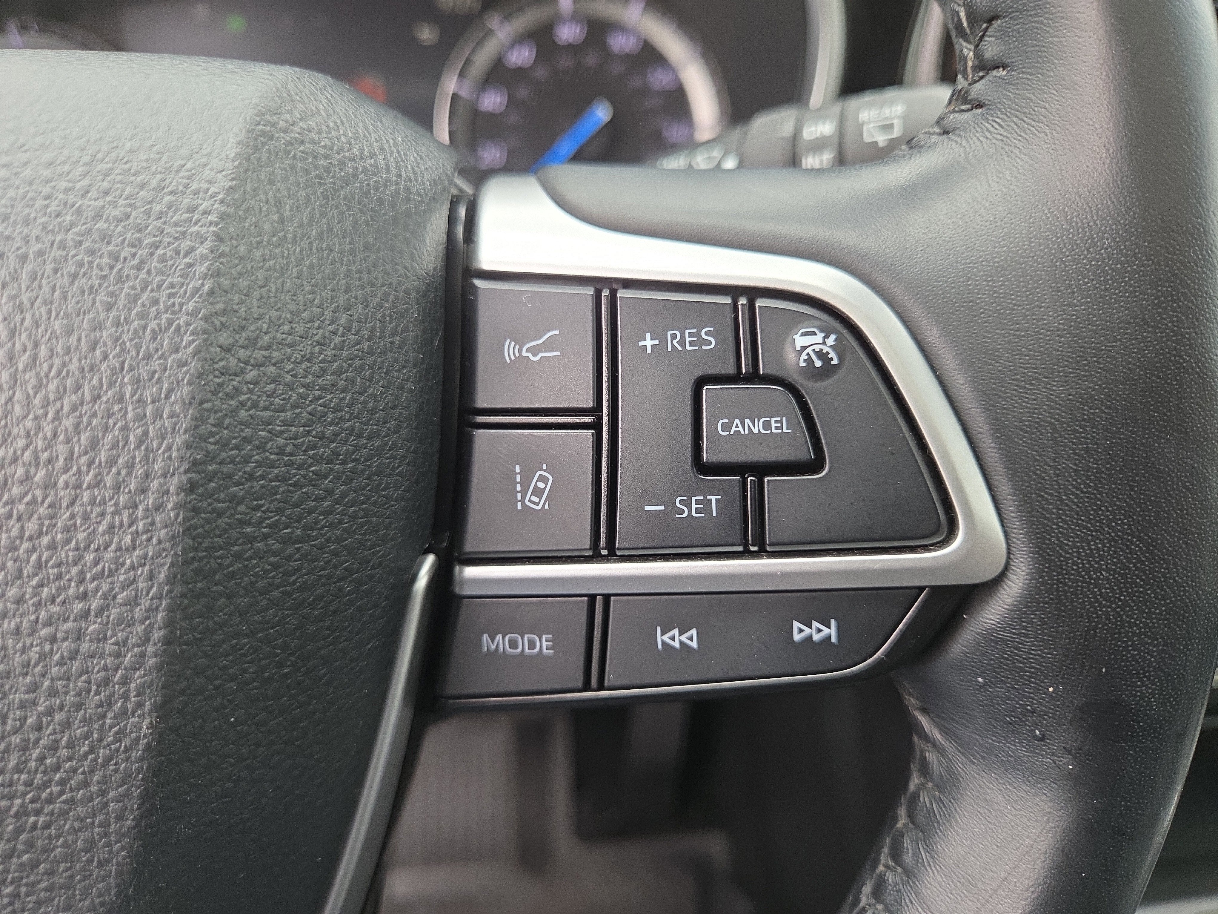 2022 Toyota Highlander Hybrid Bronze Edition