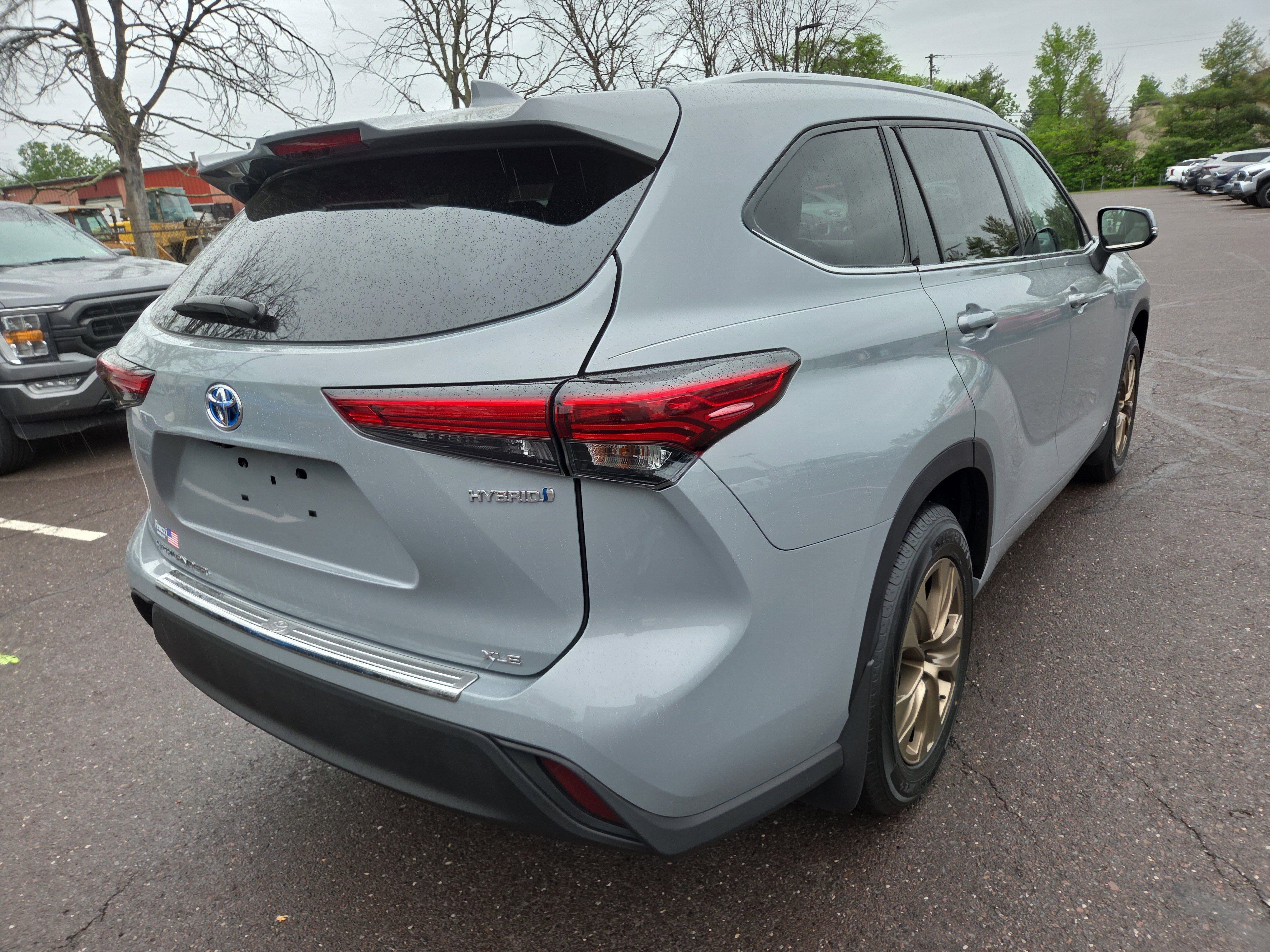 2022 Toyota Highlander Hybrid Bronze Edition