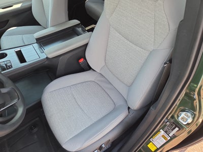 2025 Toyota Sienna LE