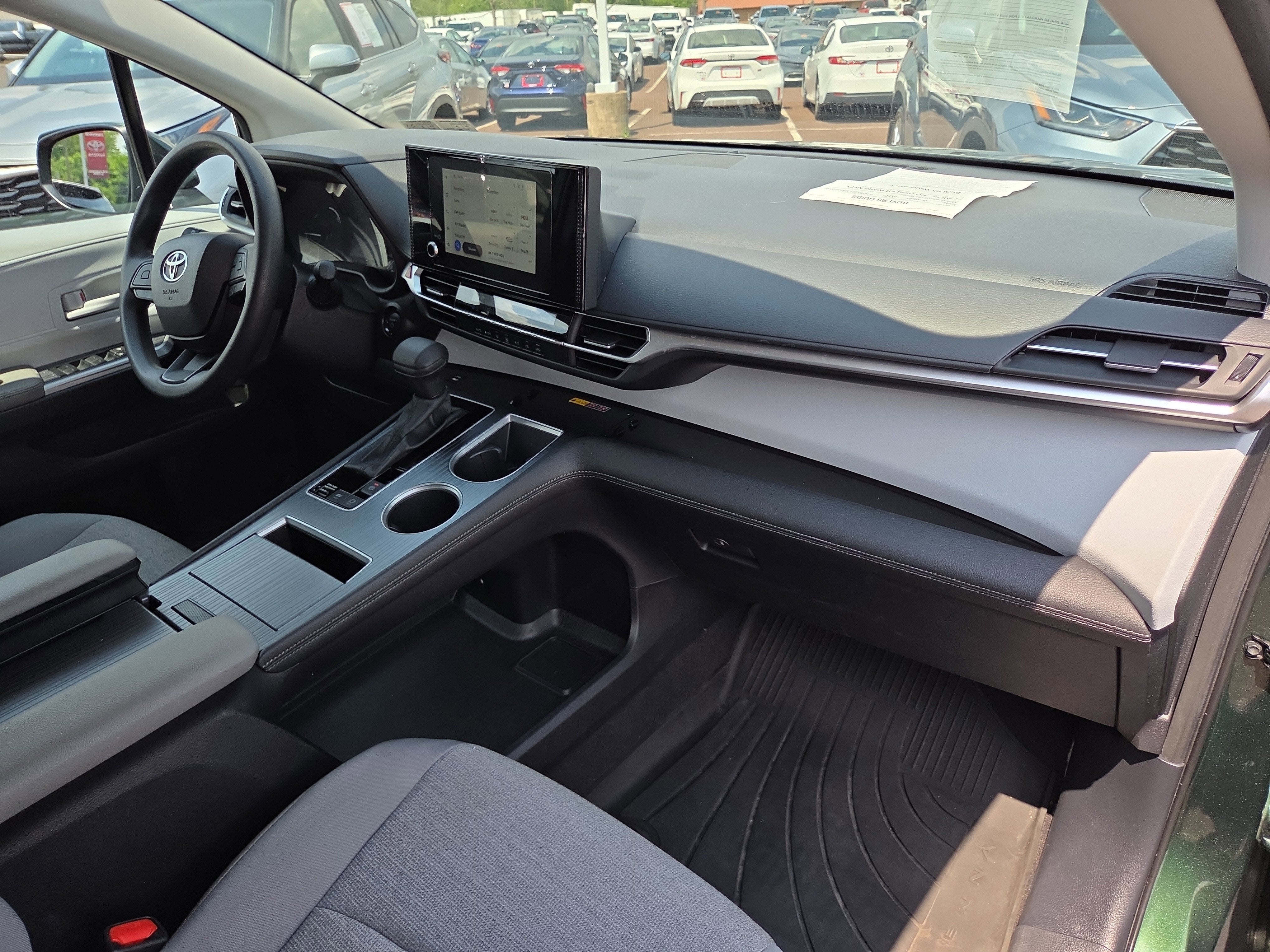 2025 Toyota Sienna LE