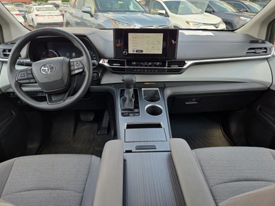 2025 Toyota Sienna LE
