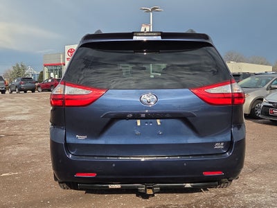 2019 Toyota Sienna XLE