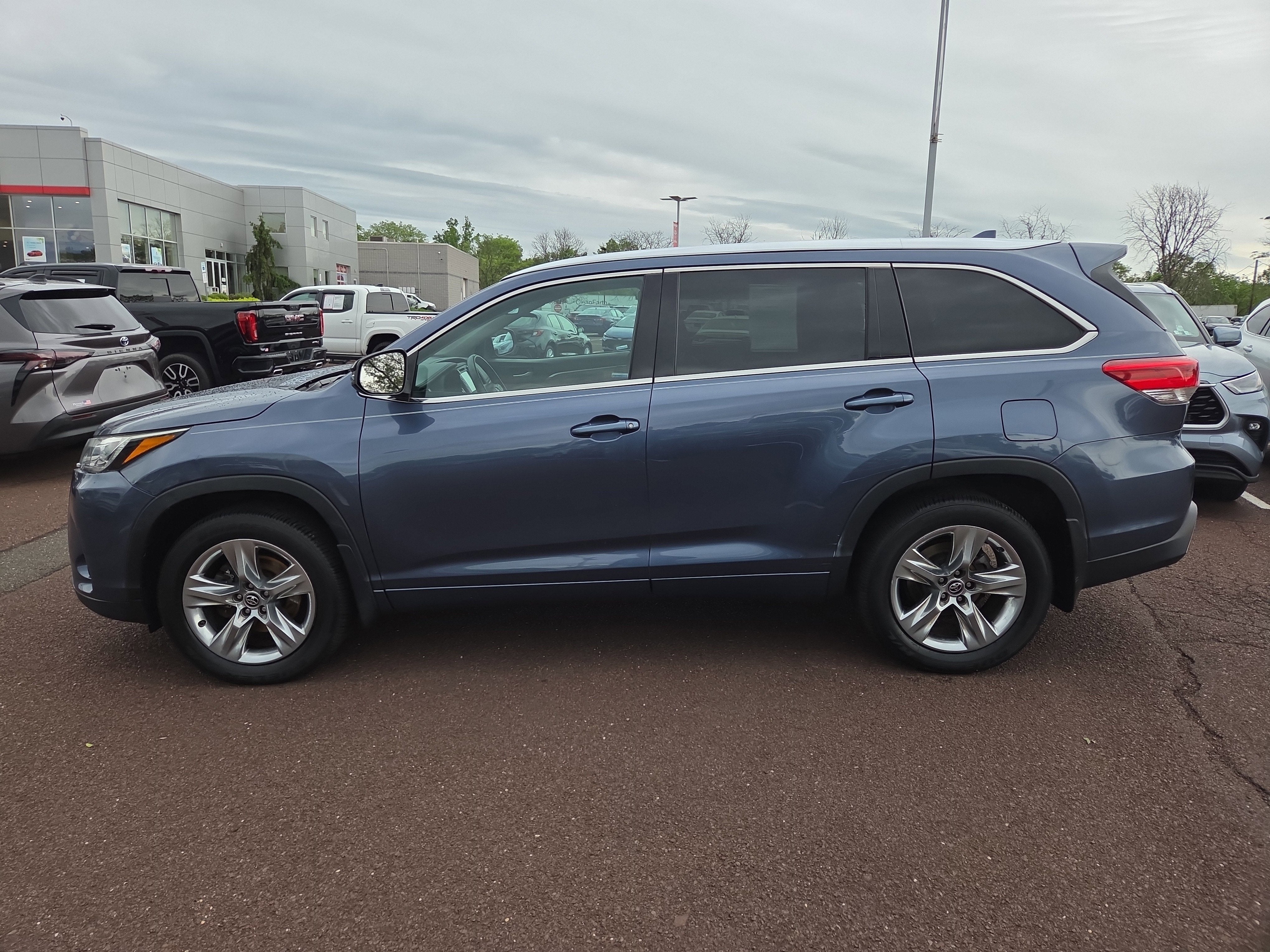 2017 Toyota Highlander Limited