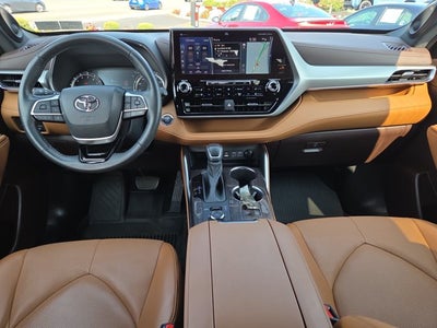 2022 Toyota Highlander Platinum