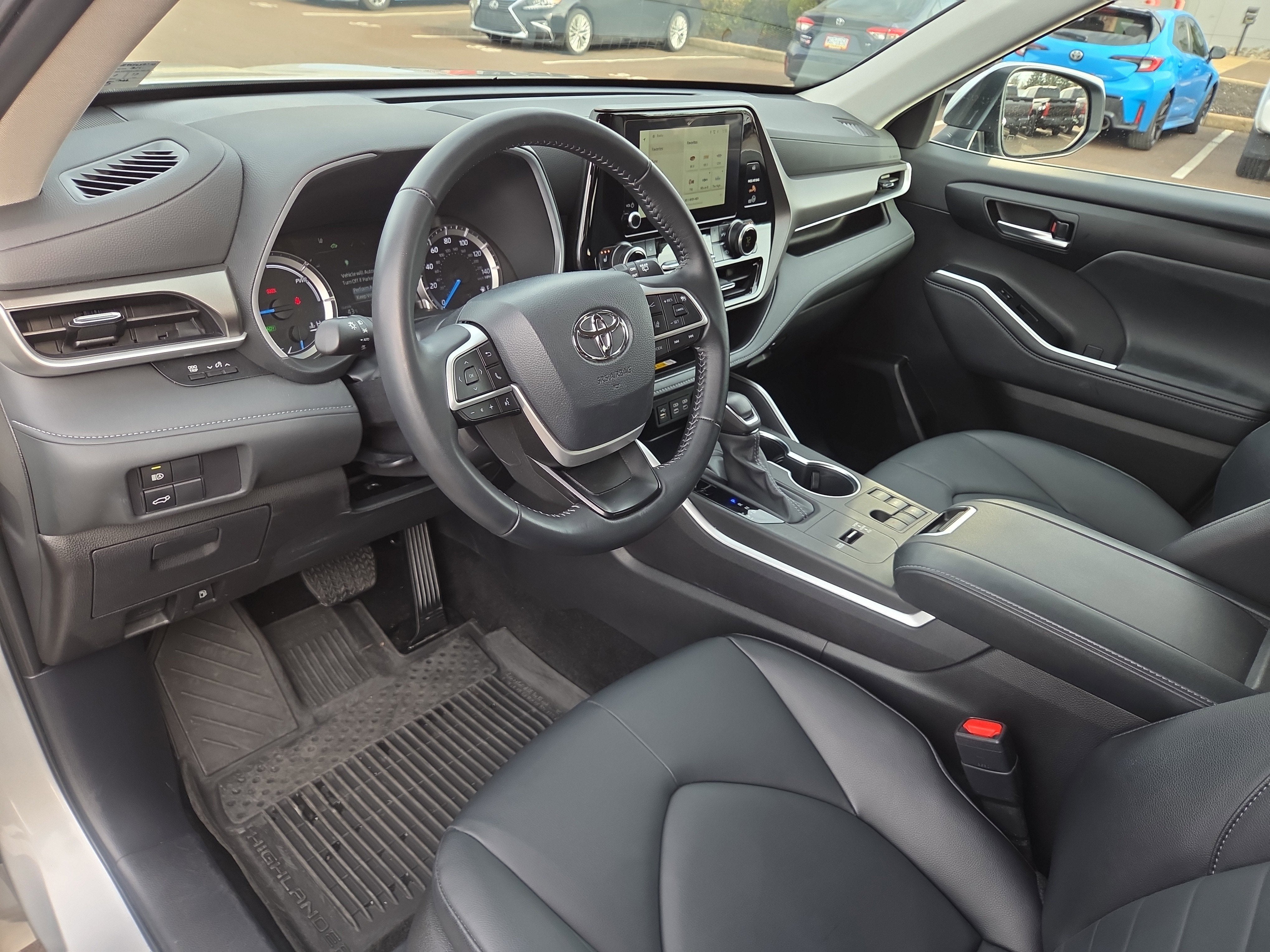 2025 Toyota Highlander Hybrid XLE