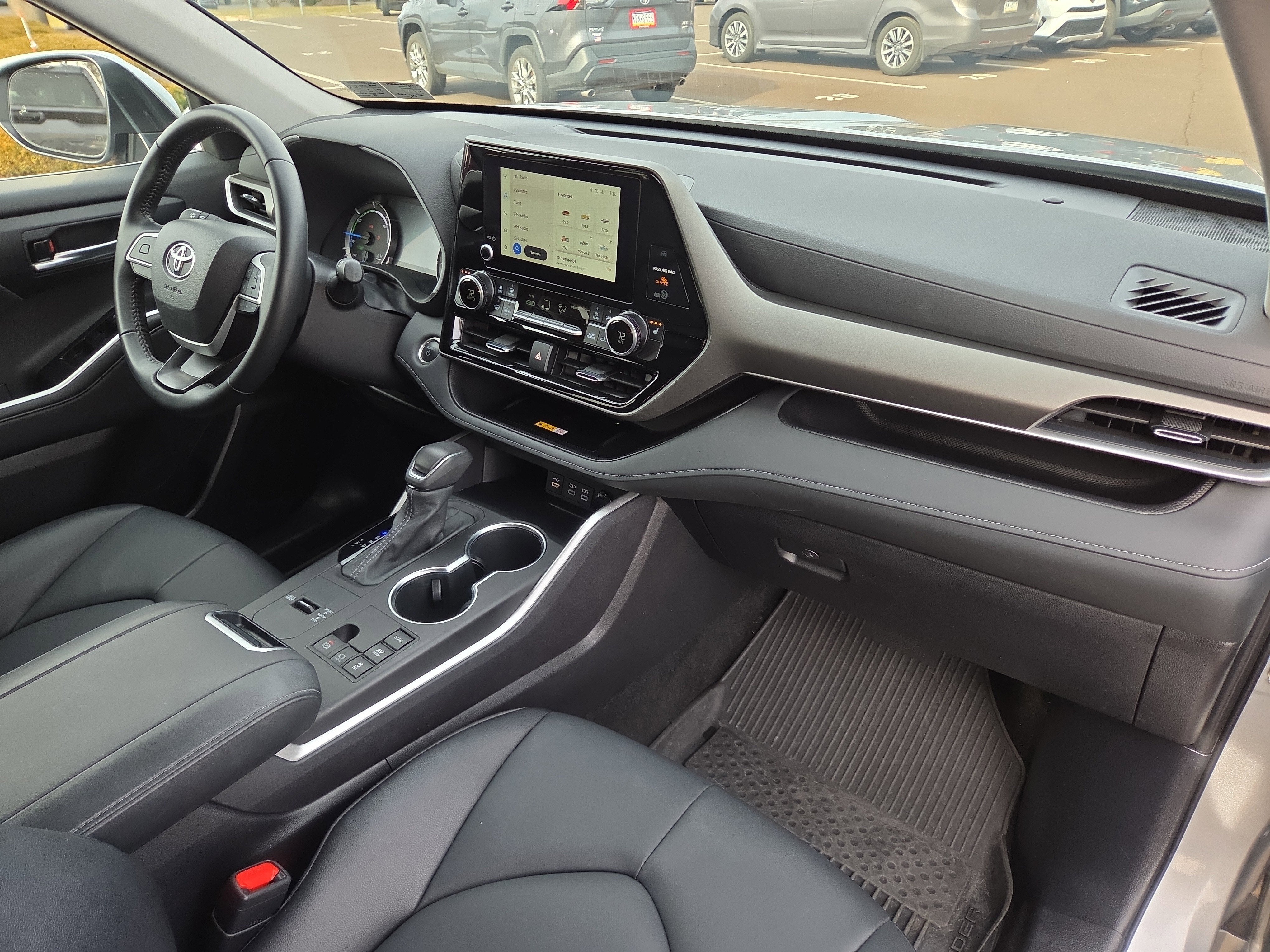 2025 Toyota Highlander Hybrid XLE