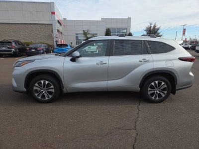 2025 Toyota Highlander Hybrid XLE