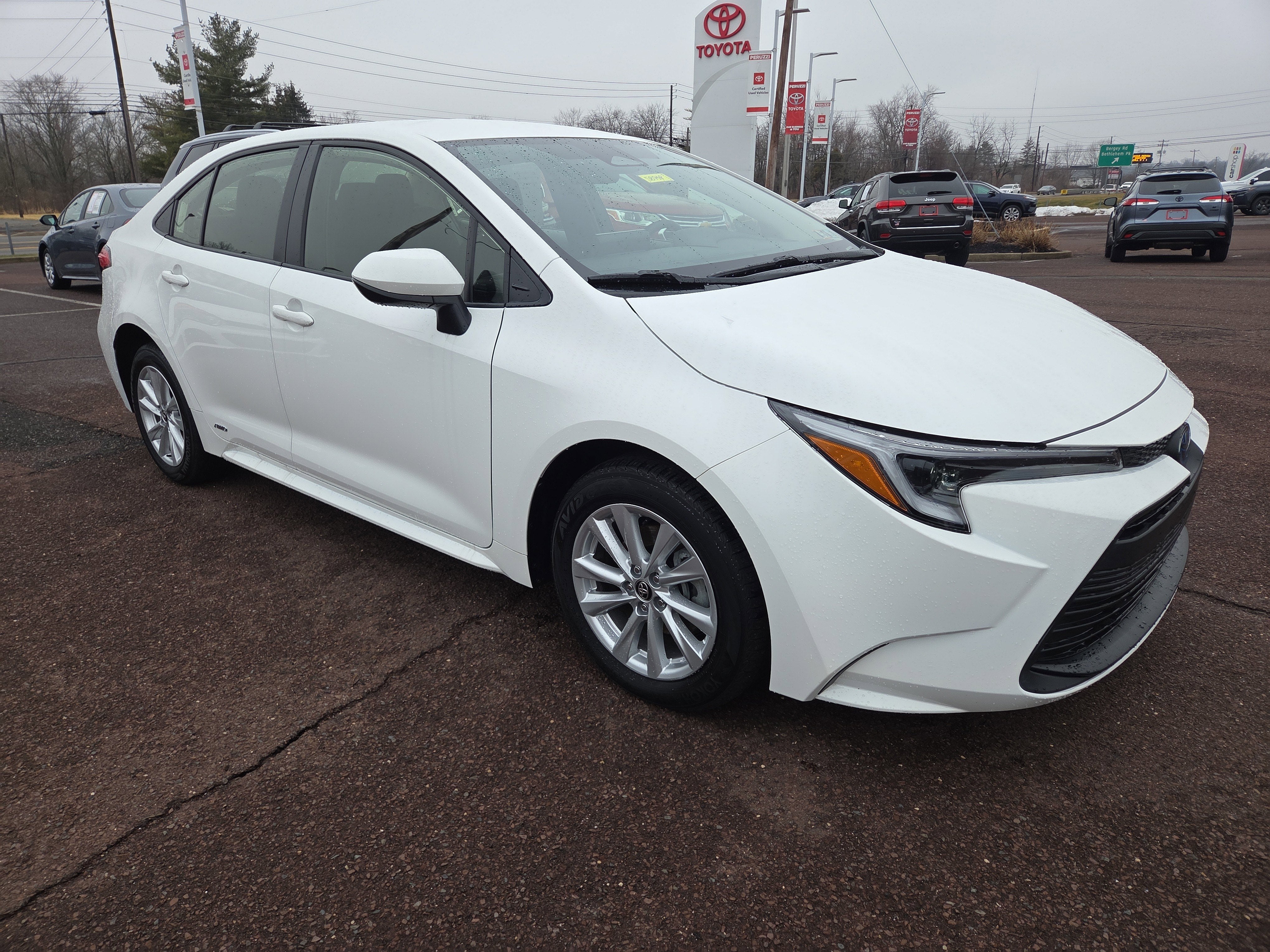 2024 Toyota Corolla Hybrid LE