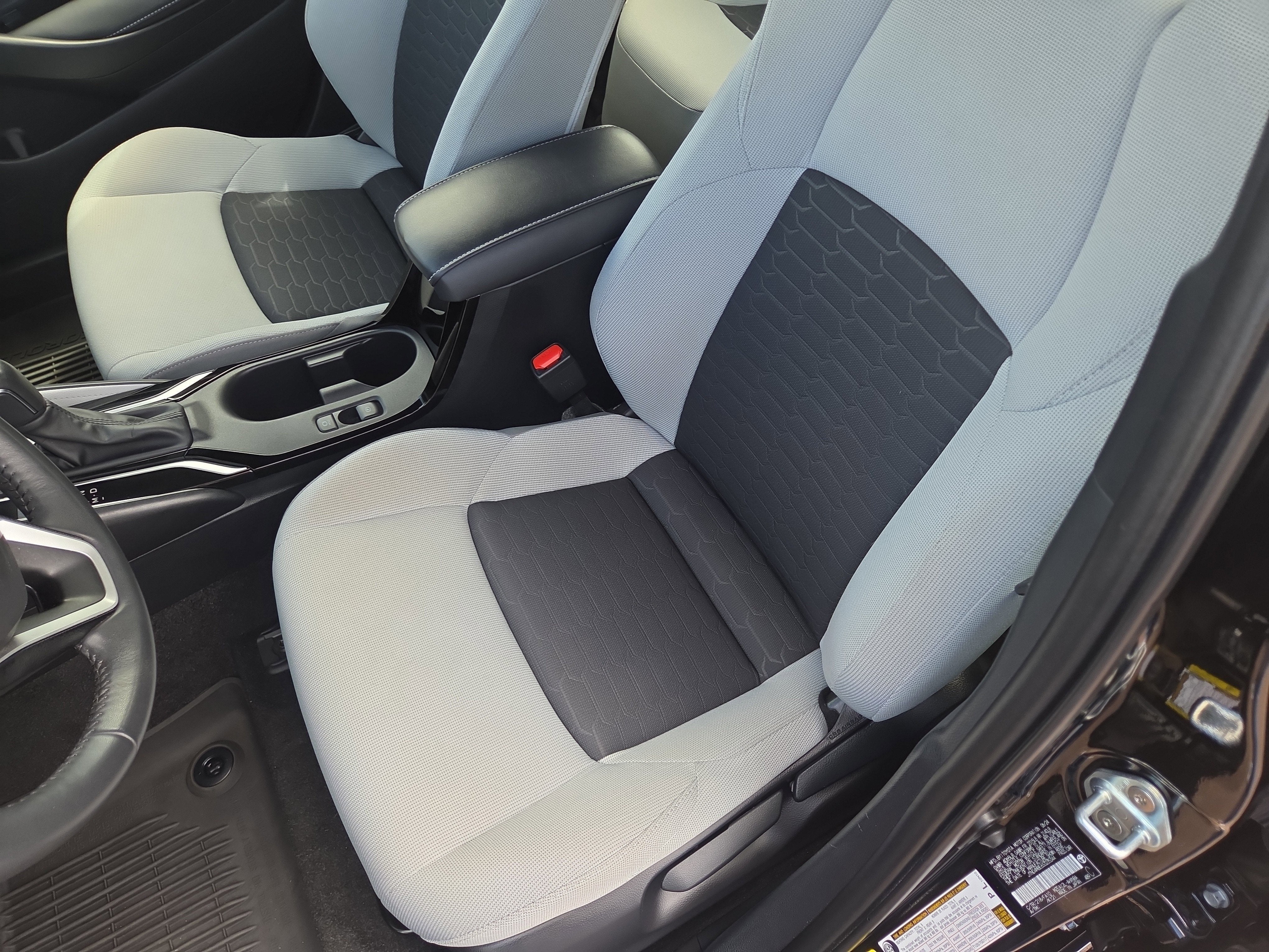 2025 Toyota Corolla Hatchback SE
