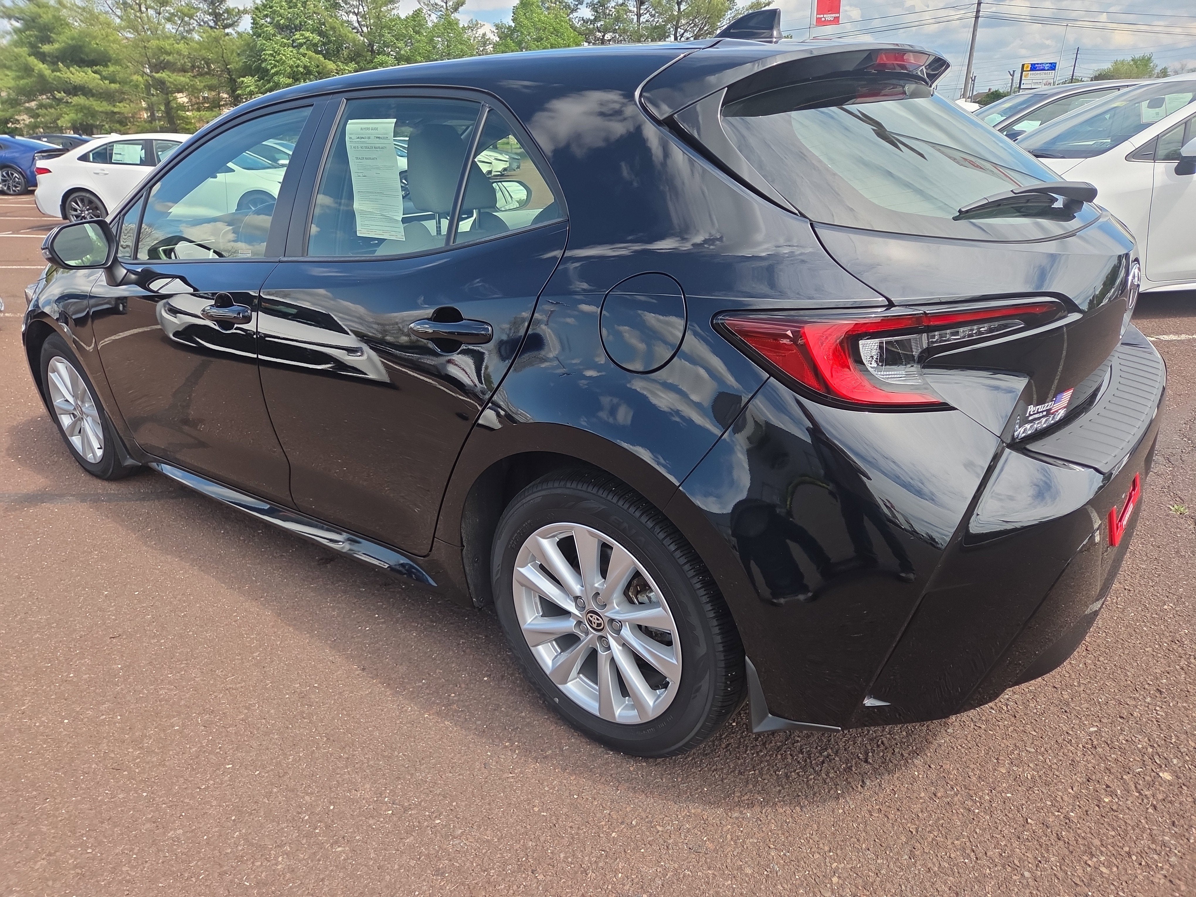 2025 Toyota Corolla Hatchback SE