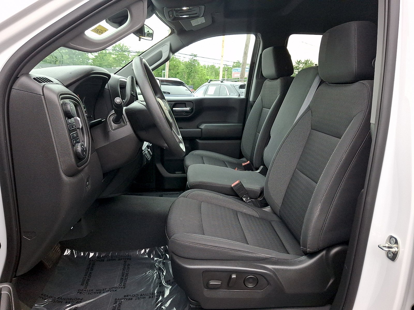2023 Chevrolet Silverado 1500 4WD Crew Cab Short Bed Custom