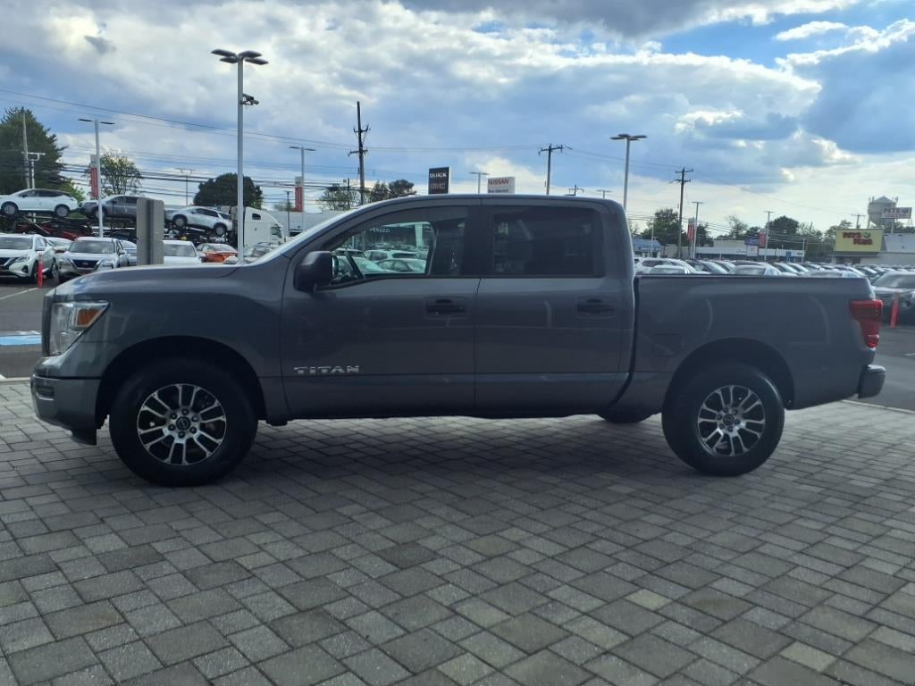 2024 Nissan Titan SV