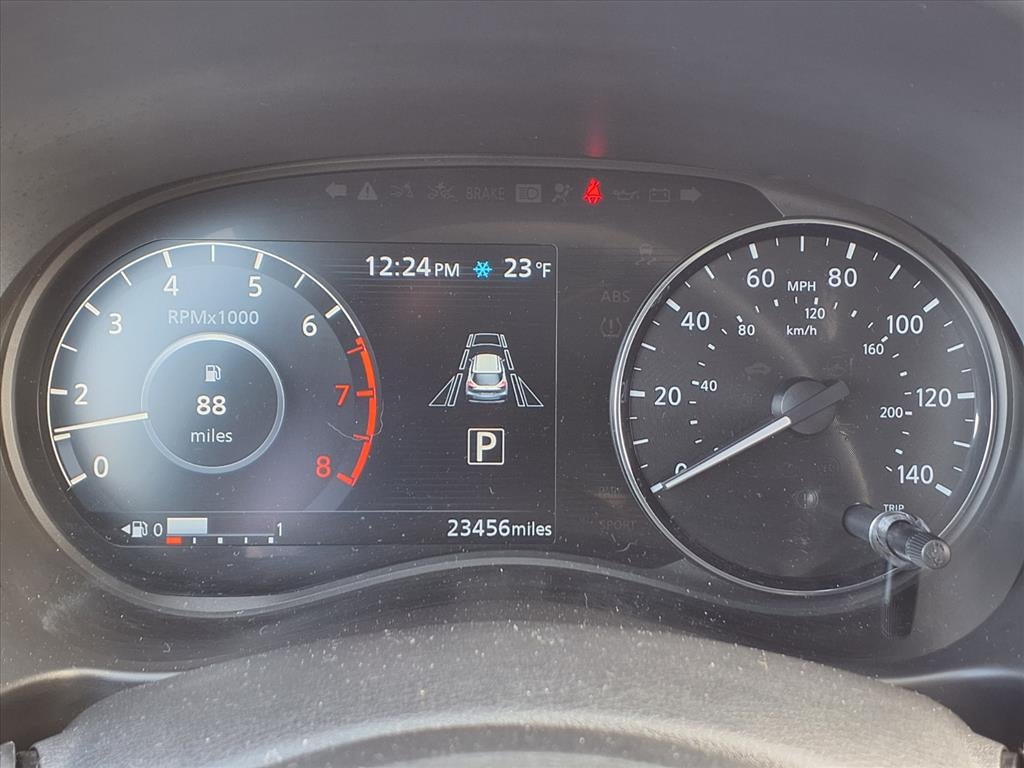 2023 Nissan Kicks SR