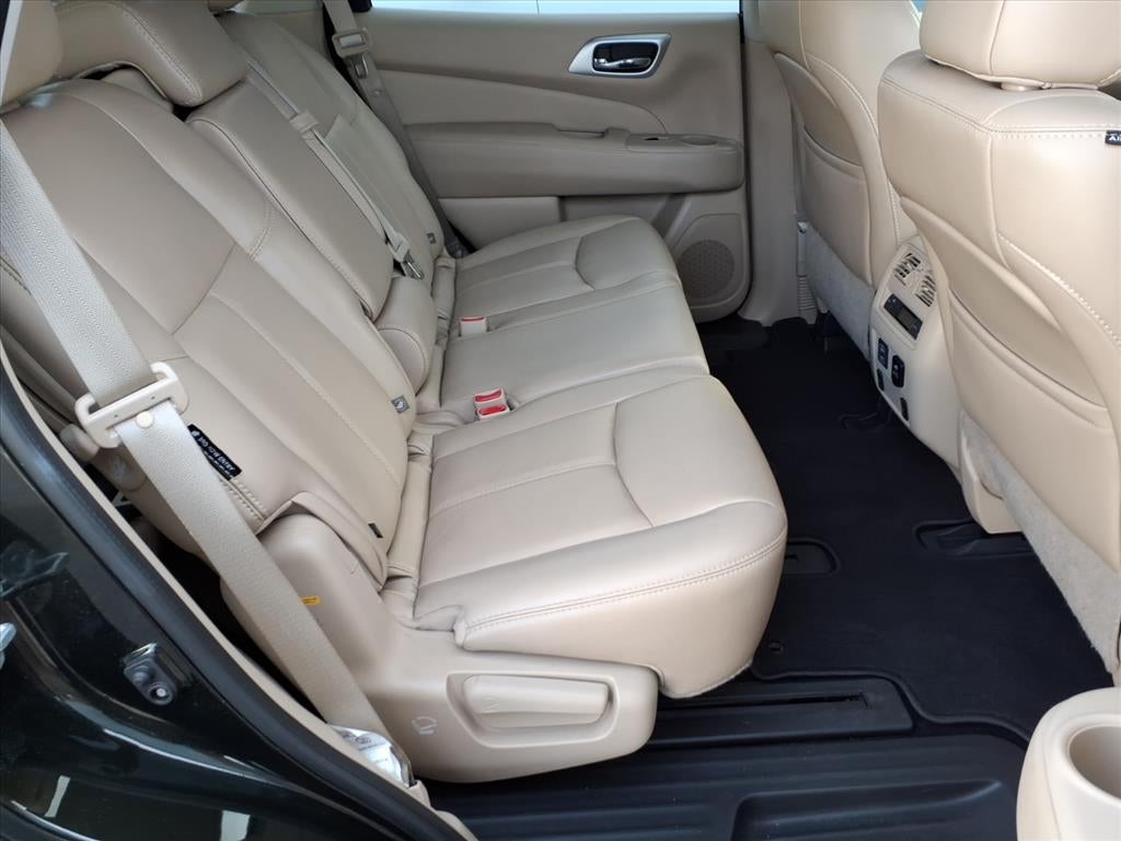 2018 Nissan Pathfinder SL