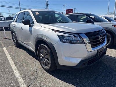2023 Nissan Pathfinder S