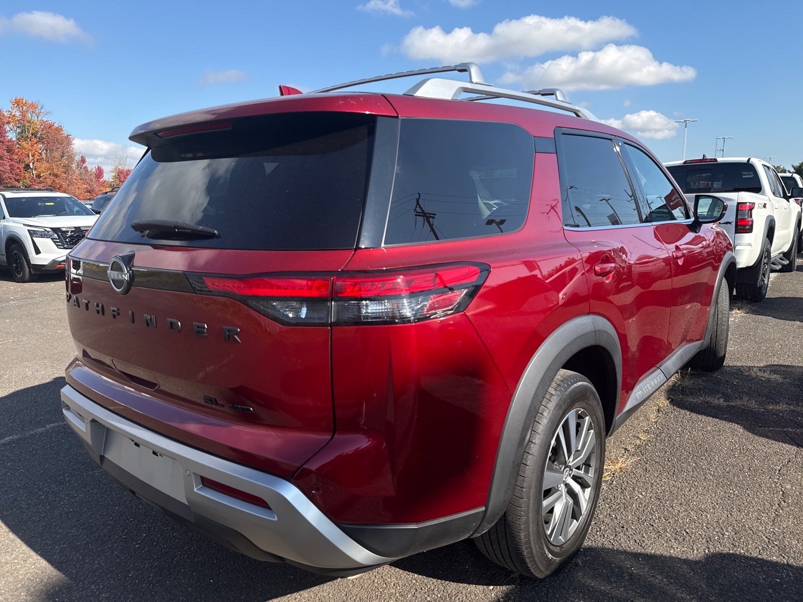 2023 Nissan Pathfinder SL
