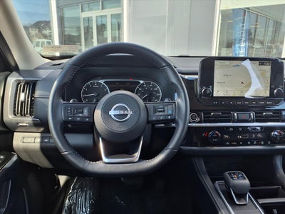 2023 Nissan Pathfinder SL