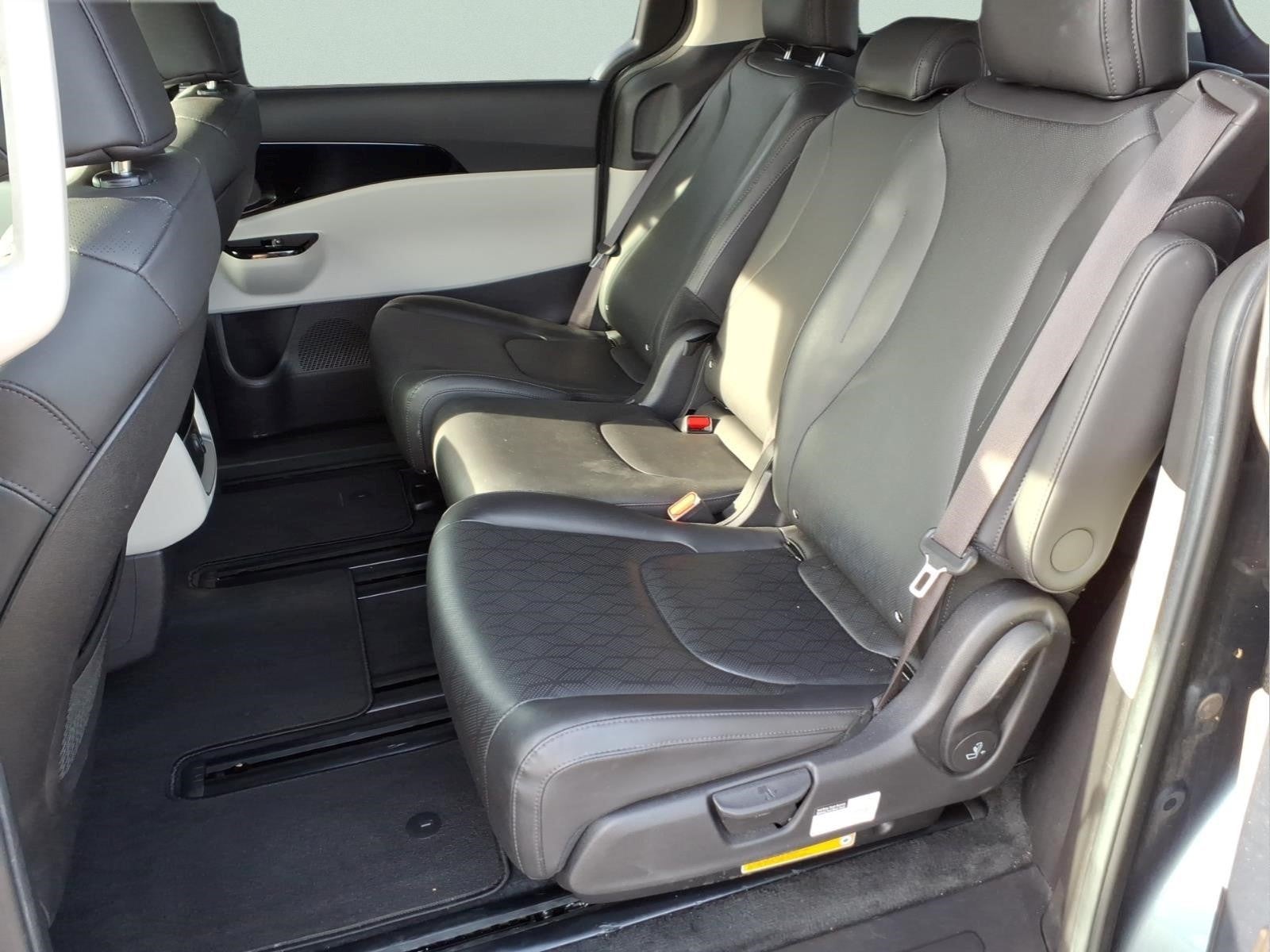 2022 Kia Carnival EX
