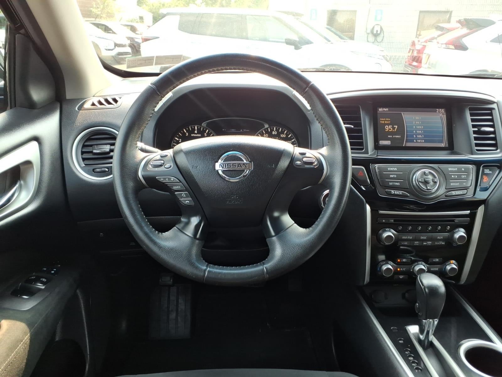 2015 Nissan Pathfinder SV