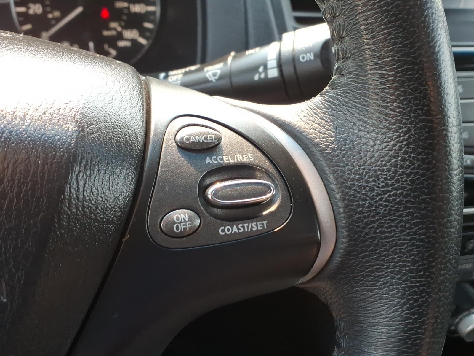 2015 Nissan Pathfinder SV