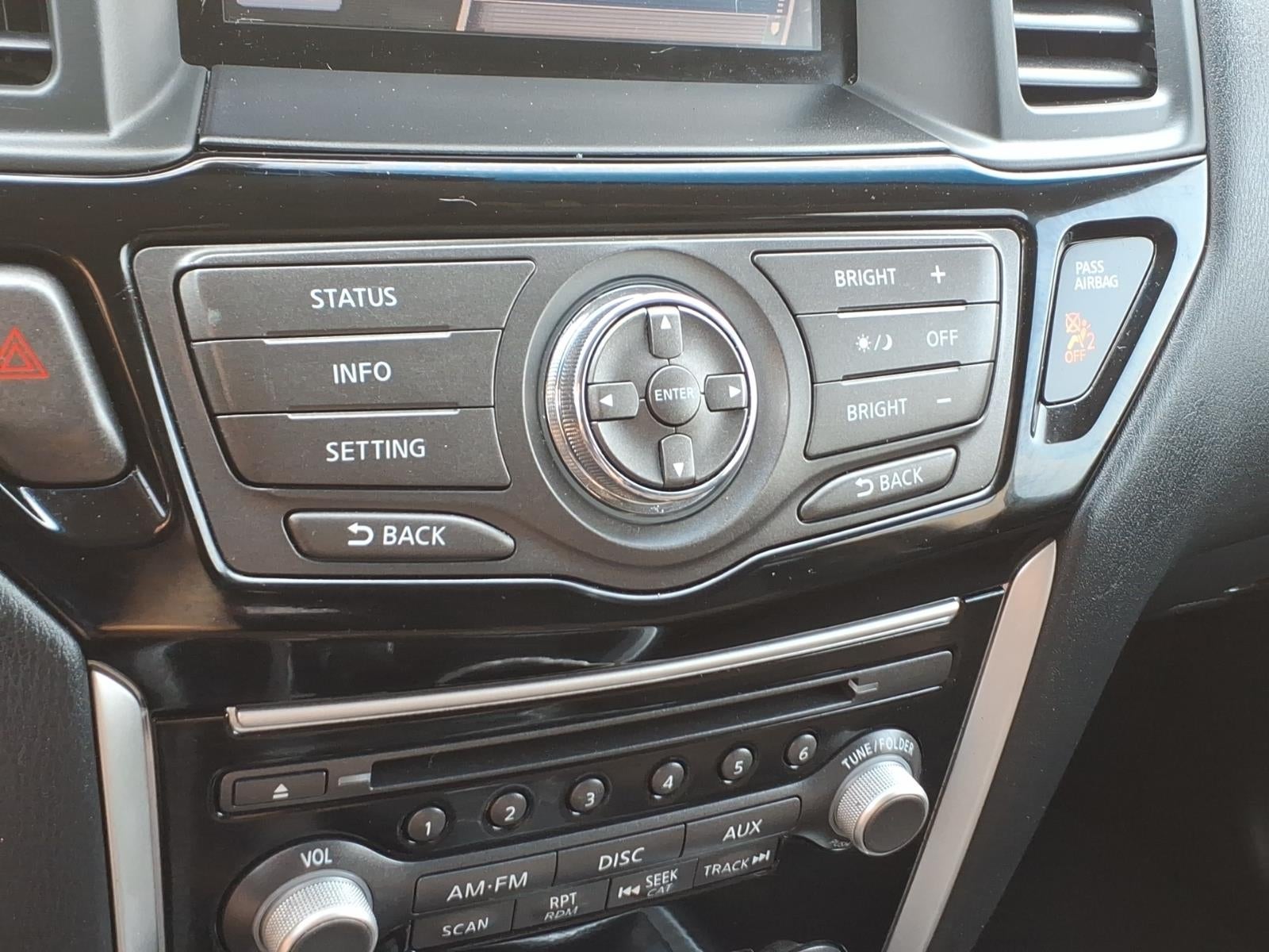2015 Nissan Pathfinder SV