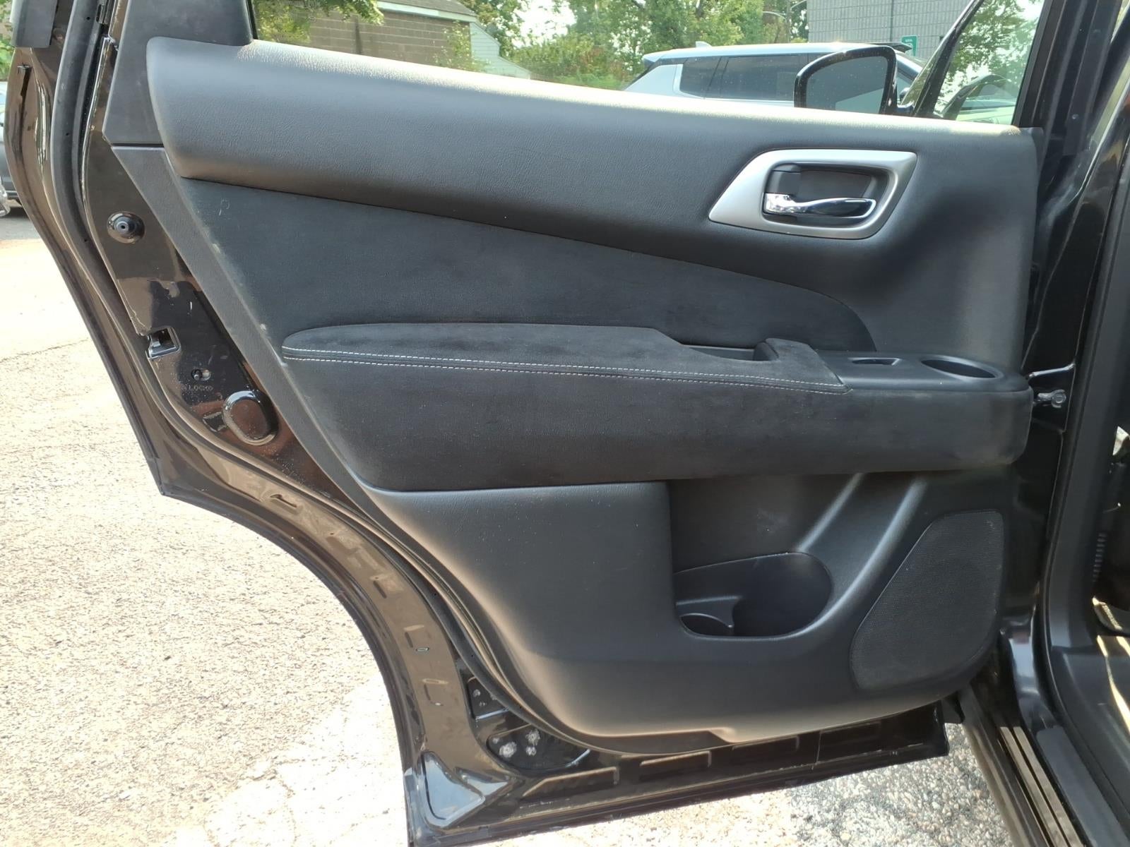 2015 Nissan Pathfinder SV