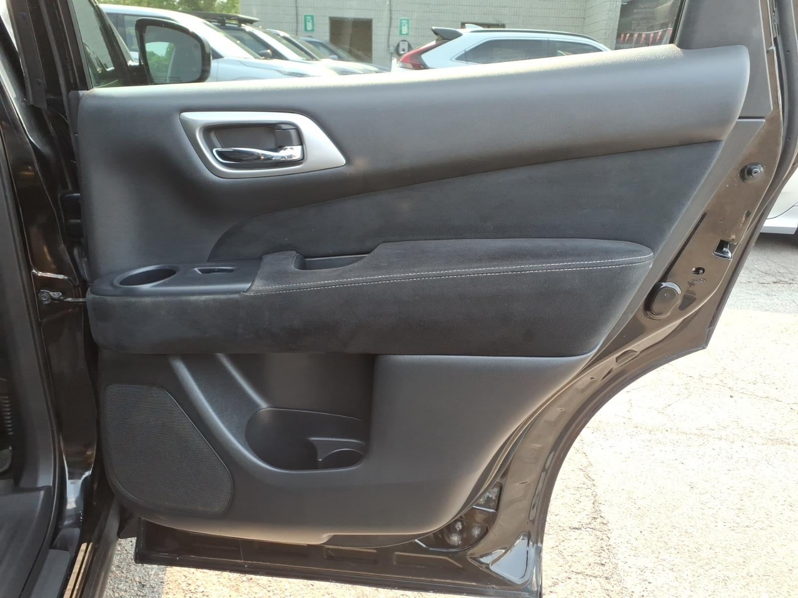 2015 Nissan Pathfinder SV