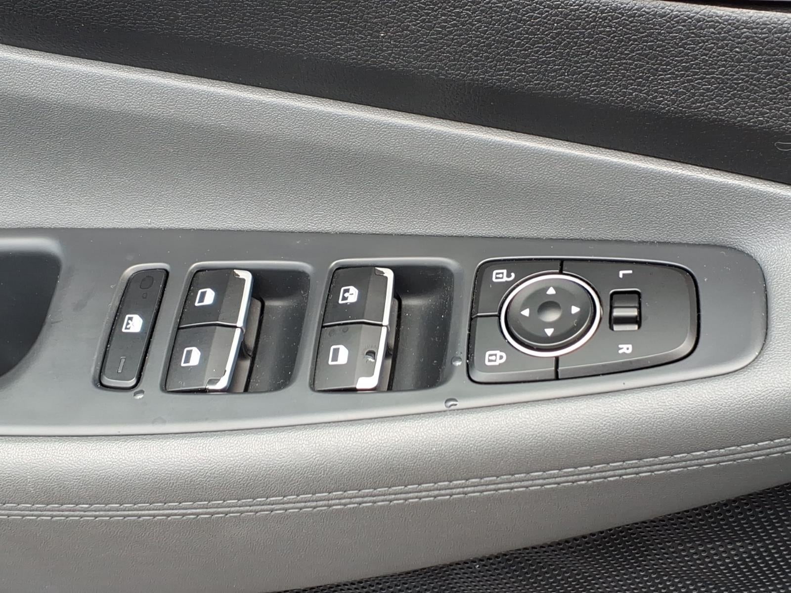 2021 Hyundai SANTA FE SE