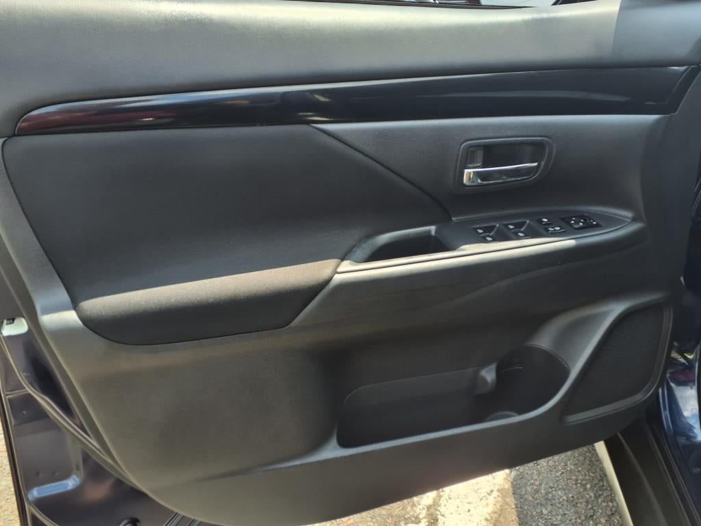 2020 Mitsubishi Outlander ES