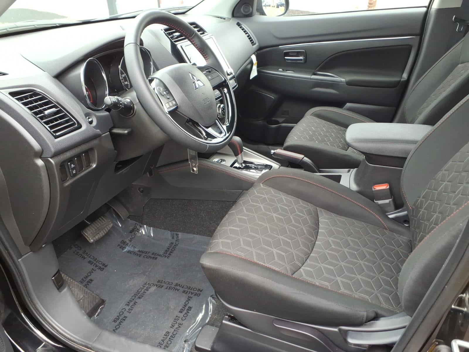 2025 Mitsubishi Outlander Sport LE