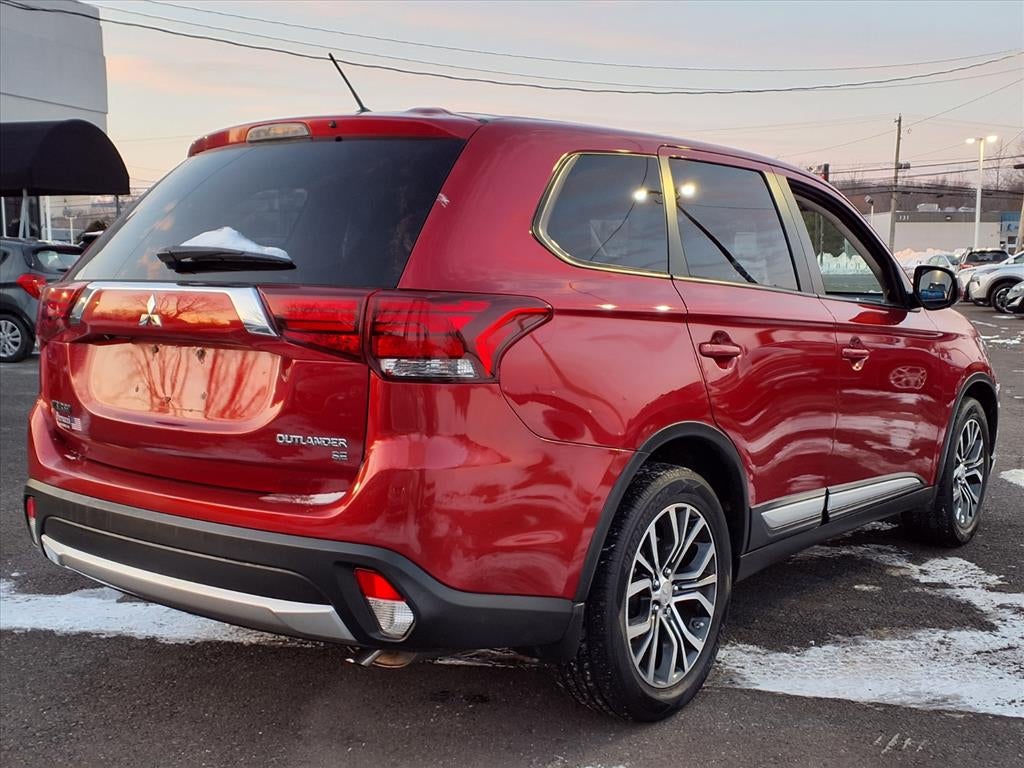 2016 Mitsubishi Outlander SE