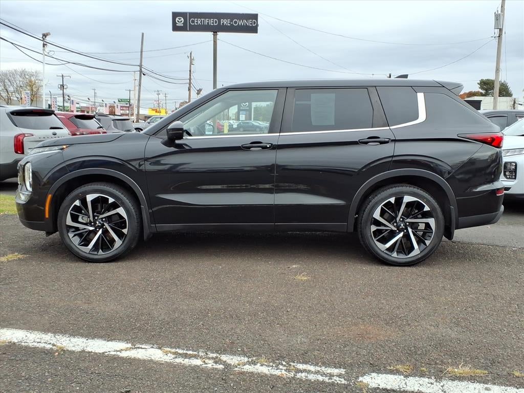 2023 Mitsubishi Outlander SE