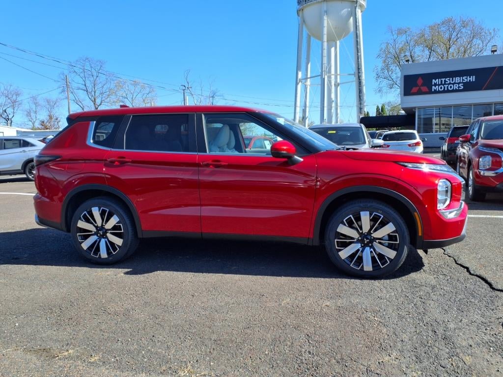 2025 Mitsubishi Outlander SE