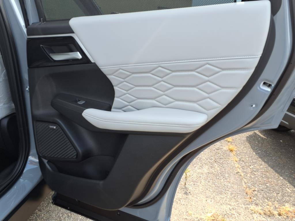 2025 Mitsubishi Outlander SEL