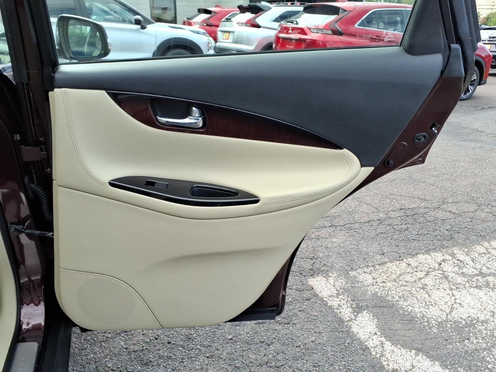 2016 INFINITI QX50 Base