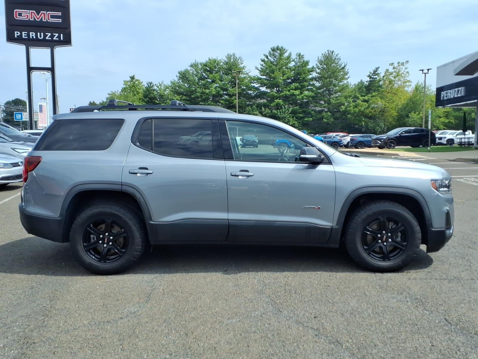 2023 GMC Acadia AT4