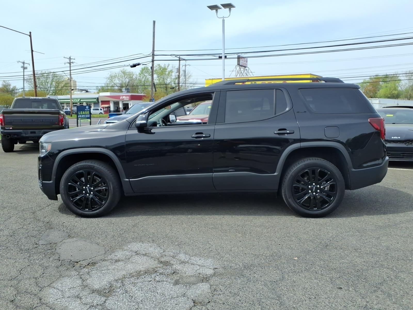 2023 GMC Acadia SLE