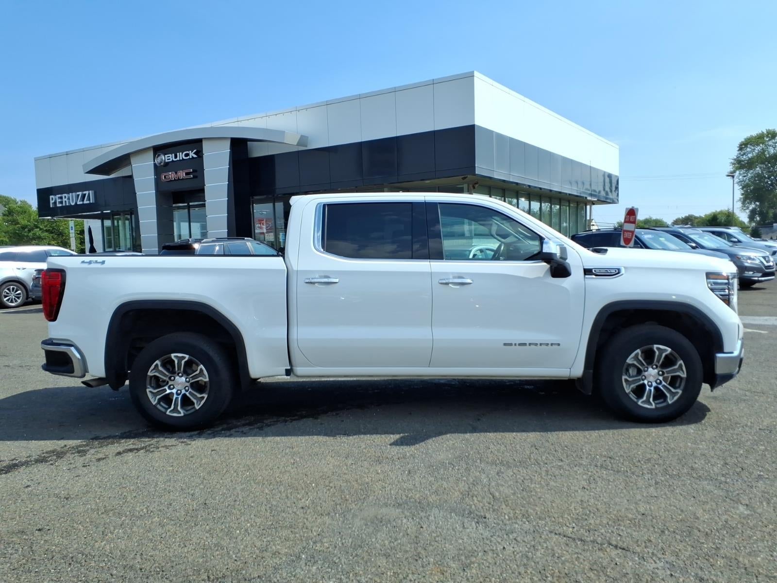 2025 GMC Sierra 1500 SLT