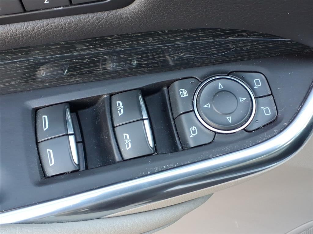 2022 Cadillac XT4 Premium Luxury