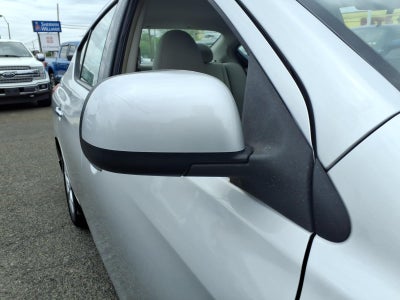 2014 Nissan Versa SV