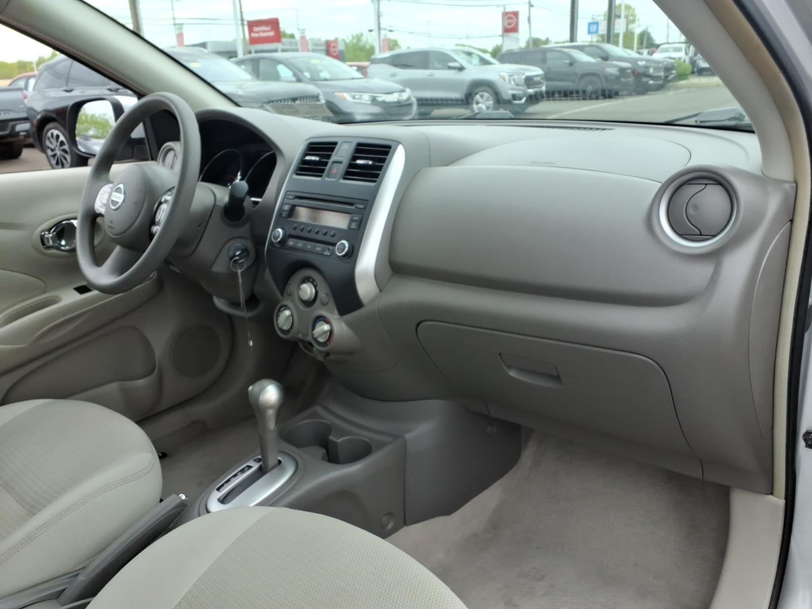 2014 Nissan Versa SV
